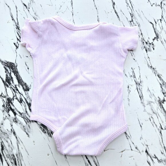 3 For 10 ✨️😍 Vintage Cherokee Newborn Onesie – Pink - Picture 6 of 6